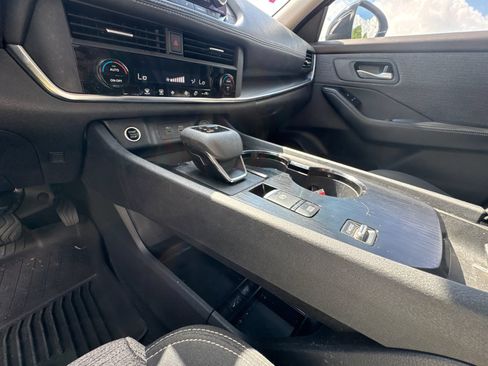 Used 2023 Nissan Rogue SV FWD image 30
