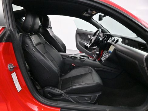 Used 2020 Ford Mustang Premium RWD image 27