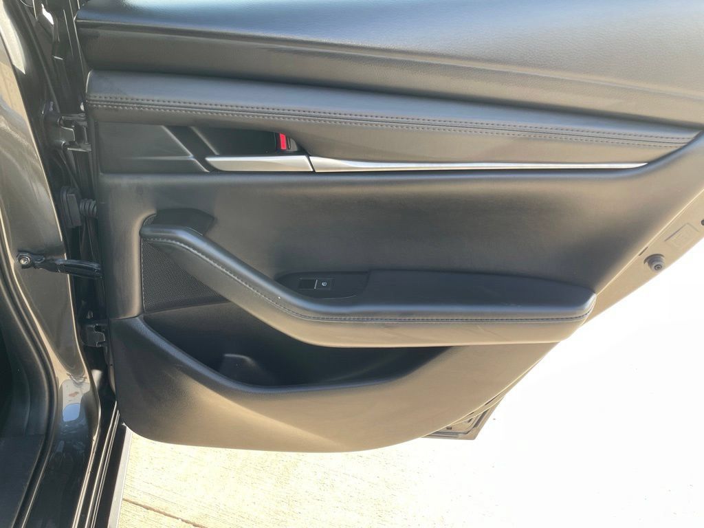 Used 2024 MAZDA MAZDA3 s FWD image 23