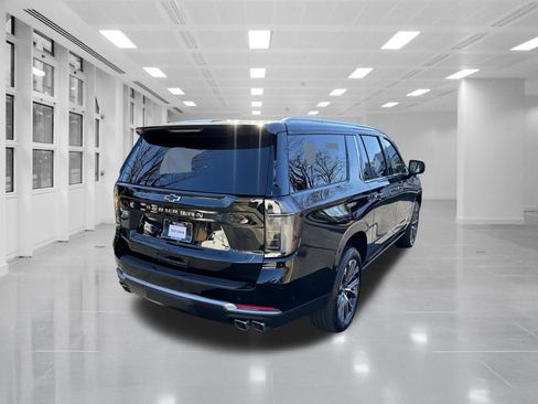 New 2026 Chevrolet Suburban High Country image 5