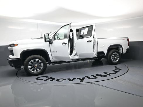 Used 2024 Chevrolet Silverado 2500 Custom w/ Custom Convenience Package AWD/4WD image 22