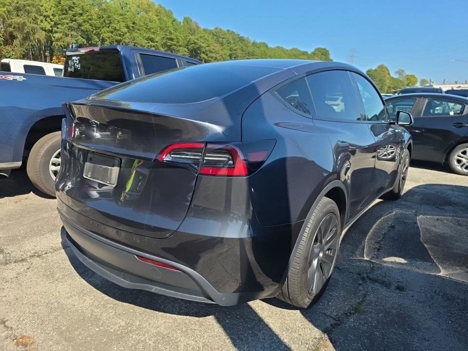 Used 2025 Tesla Model Y Long Range RWD image 4