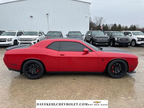 Used 2016 Dodge Challenger SRT Hellcat image 7