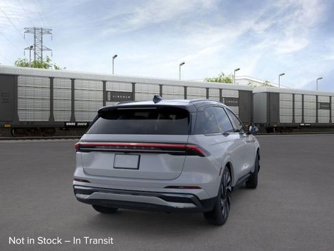 New 2026 Lincoln Nautilus Reserve w/ Jet Appearance Package image 8