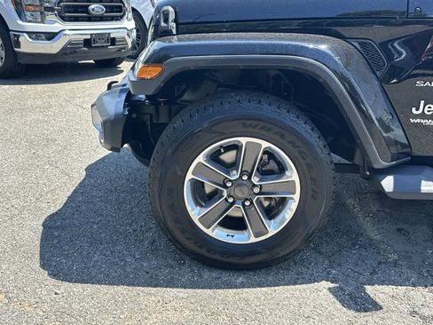 Used 2019 Jeep Wrangler Unlimited Sahara AWD/4WD image 13