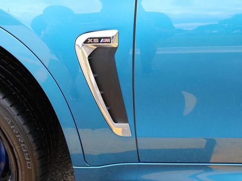 Used 2018 BMW X6 M image 25