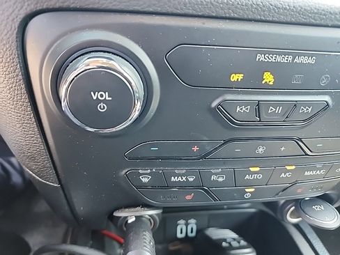 Used 2021 Ford Ranger Lariat w/ Tremor Off-Road Package AWD/4WD image 5