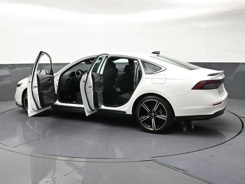 Used 2023 Honda Accord Sport image 35