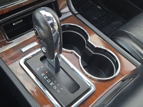 Used 2017 Lincoln Navigator L Select image 28