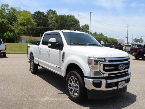 Used 2022 Ford F350 Lariat w/ Lariat Ultimate Package AWD/4WD image 3