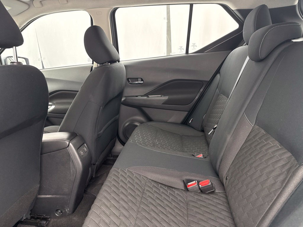 Used 2023 Nissan Kicks SV FWD image 14