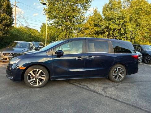 Used 2024 Honda Odyssey Touring image 2
