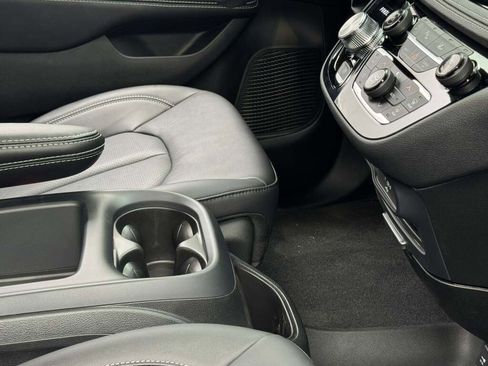 New 2026 Chrysler Pacifica Select image 23