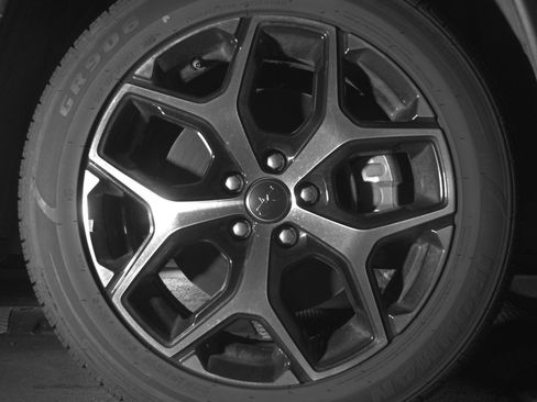 Used 2025 Jeep Compass Limited image 13