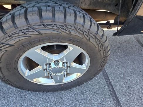 Used 2005 Chevrolet Silverado 2500 LT w/ Heavy-Duty Power Package image 9