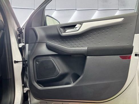 Used 2020 Ford Escape SE FWD image 23