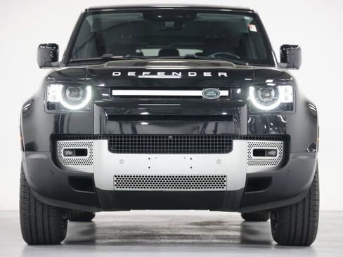 Used 2023 Land Rover Defender 130 SE AWD/4WD image 2