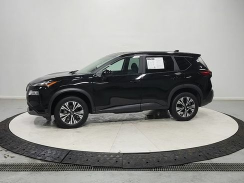 Used 2023 Nissan Rogue SV FWD image 4