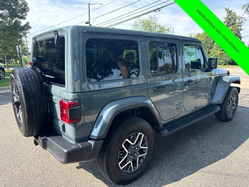 Used 2026 Jeep Wrangler Unlimited Sahara AWD/4WD image 36