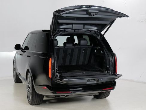 Certified 2025 Land Rover Range Rover SE AWD/4WD image 30