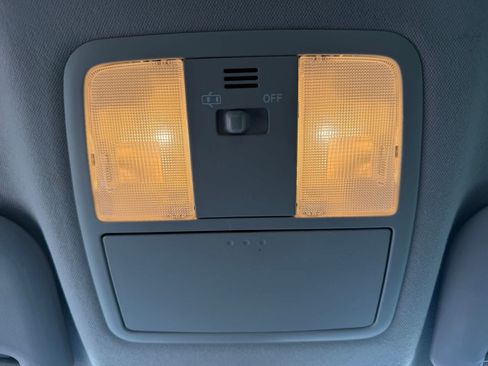 Used 2018 Toyota Corolla iM w/ Carpet Mat Package (TMS) FWD image 19