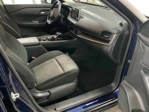 Used 2024 Nissan Rogue SV image 20