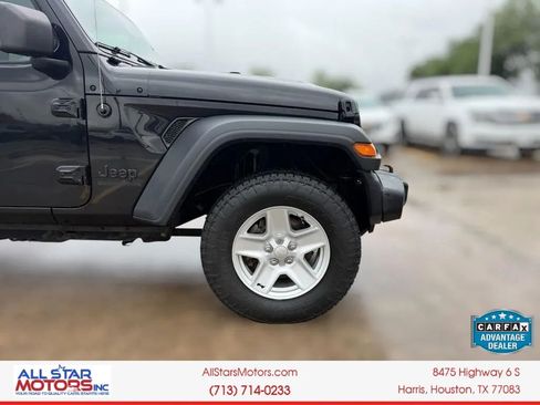 Used 2020 Jeep Gladiator Sport w/ Quick Order Package 24S AWD/4WD image 5