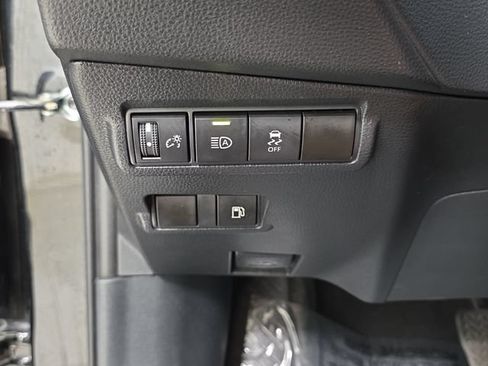 Certified 2024 Toyota Corolla Cross AWD Hybrid w/ Moonroof Package image 23