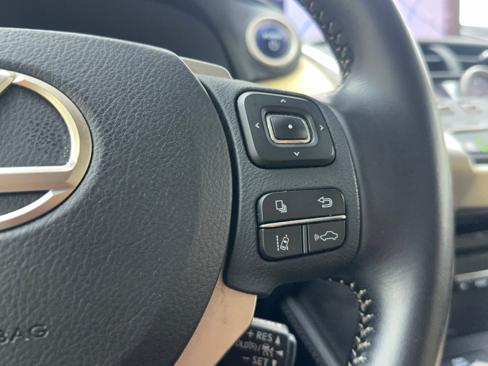 Used 2018 Lexus NX 300h AWD w/ Premium Package image 32