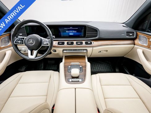 Used 2023 Mercedes-Benz GLS 450 4MATIC image 10
