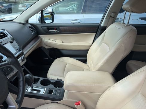 Used 2017 Subaru Outback 2.5i Limited image 7