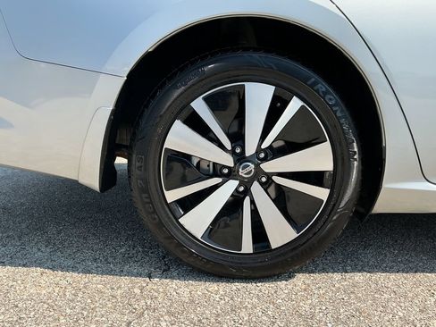 Used 2022 Nissan Altima 2.5 SL FWD image 11
