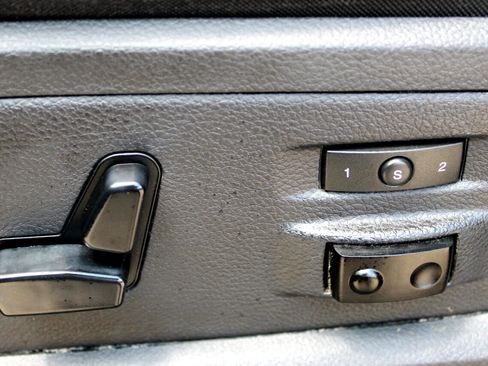 Used 2016 RAM 3500 Laramie image 16