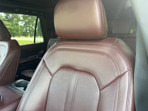Used 2022 Ford Expedition Limited RWD image 7
