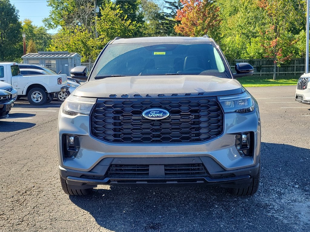 New 2026 Ford Explorer ST-Line w/ ST-Line Street Pack AWD/4WD image 2
