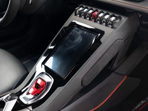 Used 2020 Lamborghini Huracan EVO AWD/4WD image 12