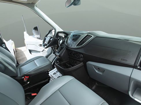 Used 2018 Ford Transit 250 138 RWD image 18