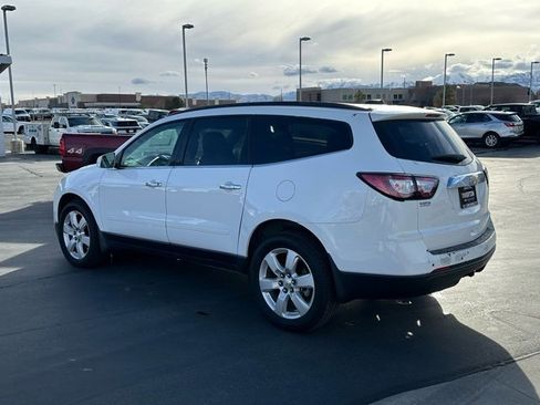 Used 2017 Chevrolet Traverse LT w/ Style and Technology Package image 22
