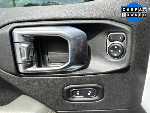 Used 2026 Jeep Gladiator Mojave AWD/4WD image 23