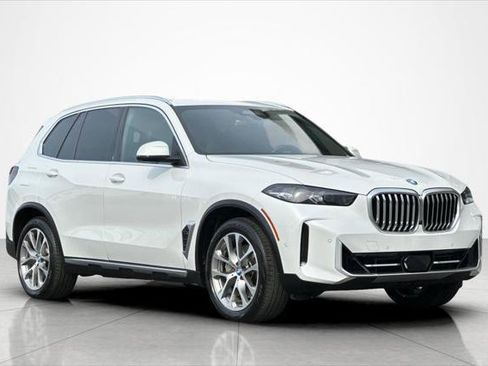 Used 2024 BMW X5 xDrive50e w/ Parking Assistance Package AWD/4WD image 7