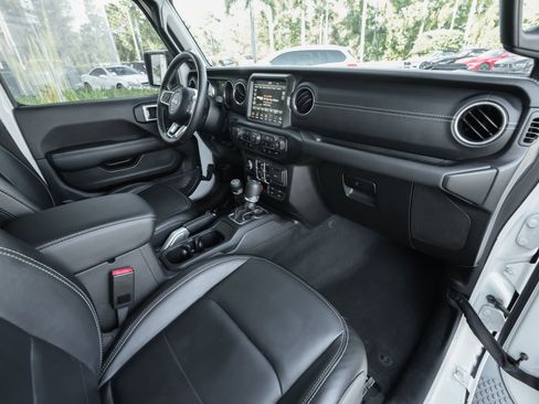 Used 2023 Jeep Wrangler Unlimited Sahara w/ Cold Weather Group image 40