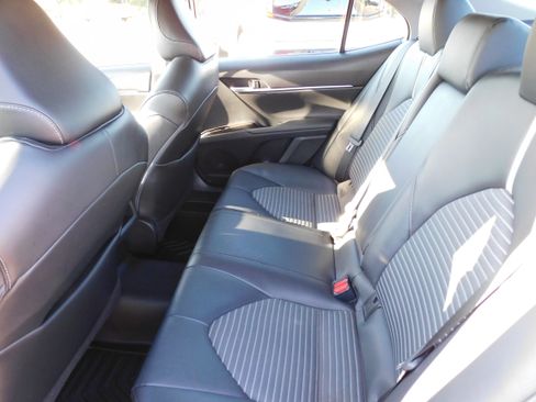 Used 2021 Toyota Camry SE image 12