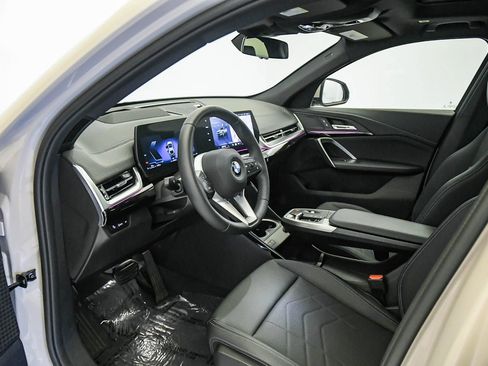 Used 2026 BMW X2 xDrive28i w/ Technology Package AWD/4WD image 16