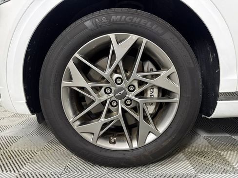 Certified 2025 Genesis GV70 2.5T AWD/4WD image 22