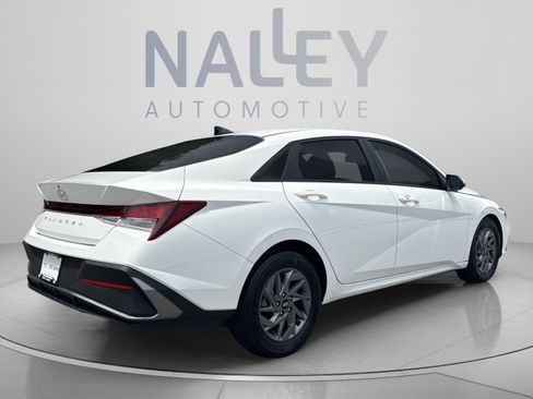 Used 2024 Hyundai Elantra SEL FWD image 5