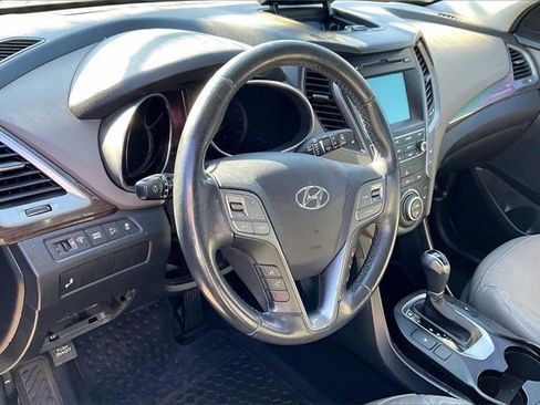 Used 2017 Hyundai Santa Fe Sport image 6