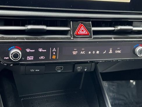 Used 2025 Kia Niro Wave FWD image 27