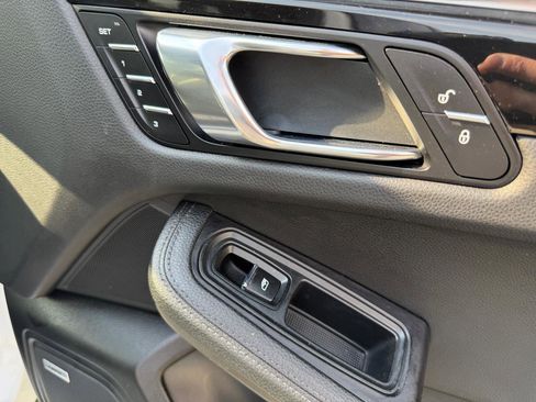 Used 2017 Porsche Macan S image 33