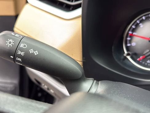 Used 2022 Toyota RAV4 LE image 26