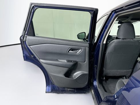 Used 2025 Nissan Rogue SV FWD image 25
